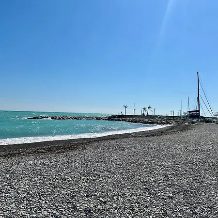 Baie Des Anges A Deux Pas De La * Villeneuve-Loubet